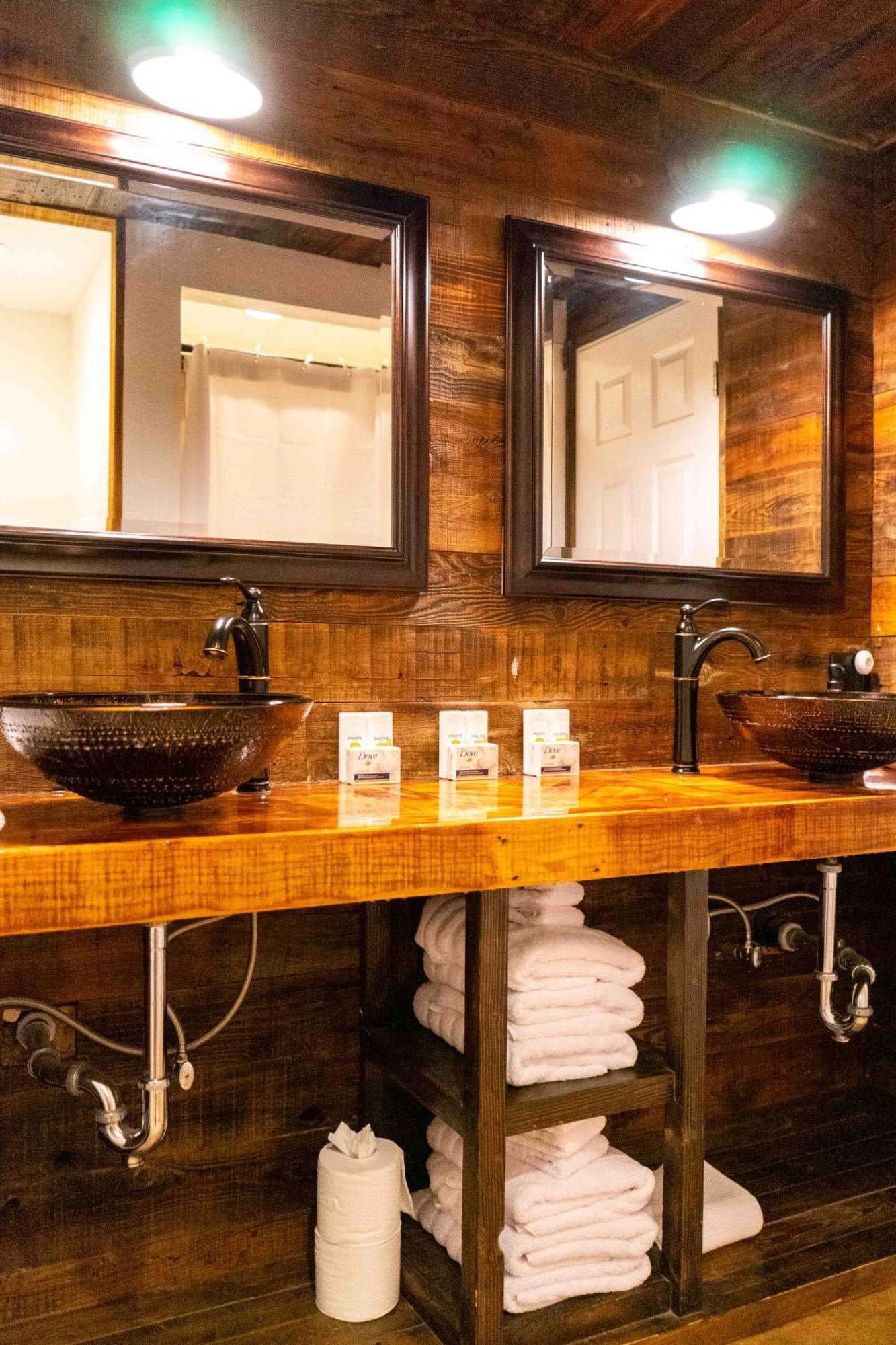 Bear Cave- Pet Friendly Suite In Shaver Lake Exterior foto